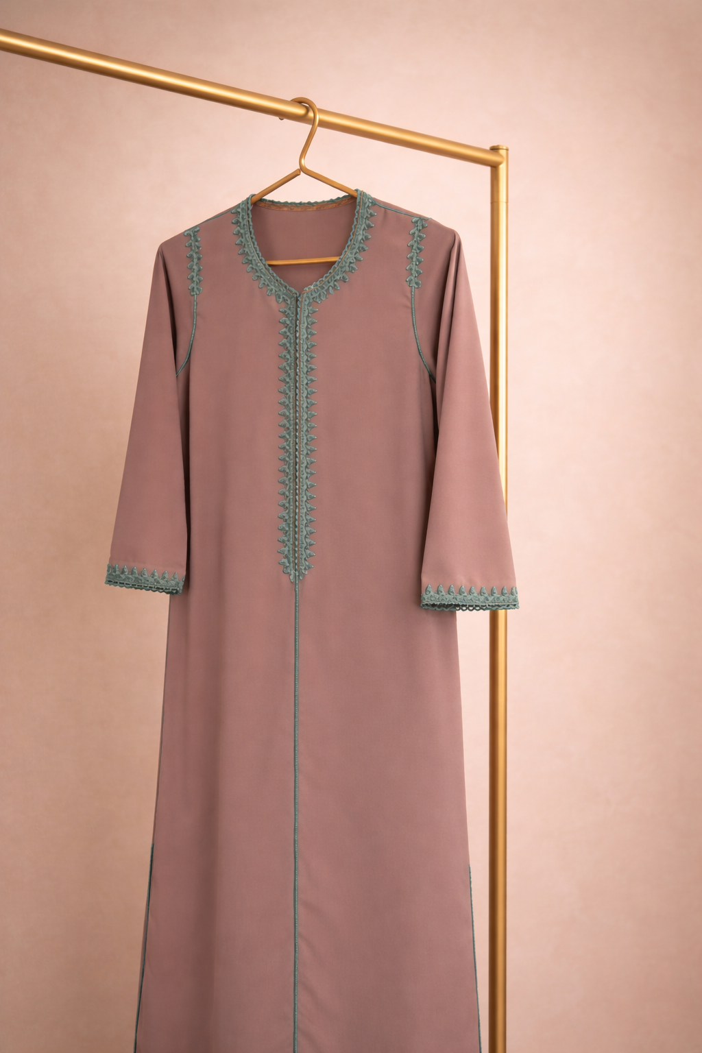 جلابية مغربية فاخرة – إصدار راقٍ بأربعة ألوان مميزة