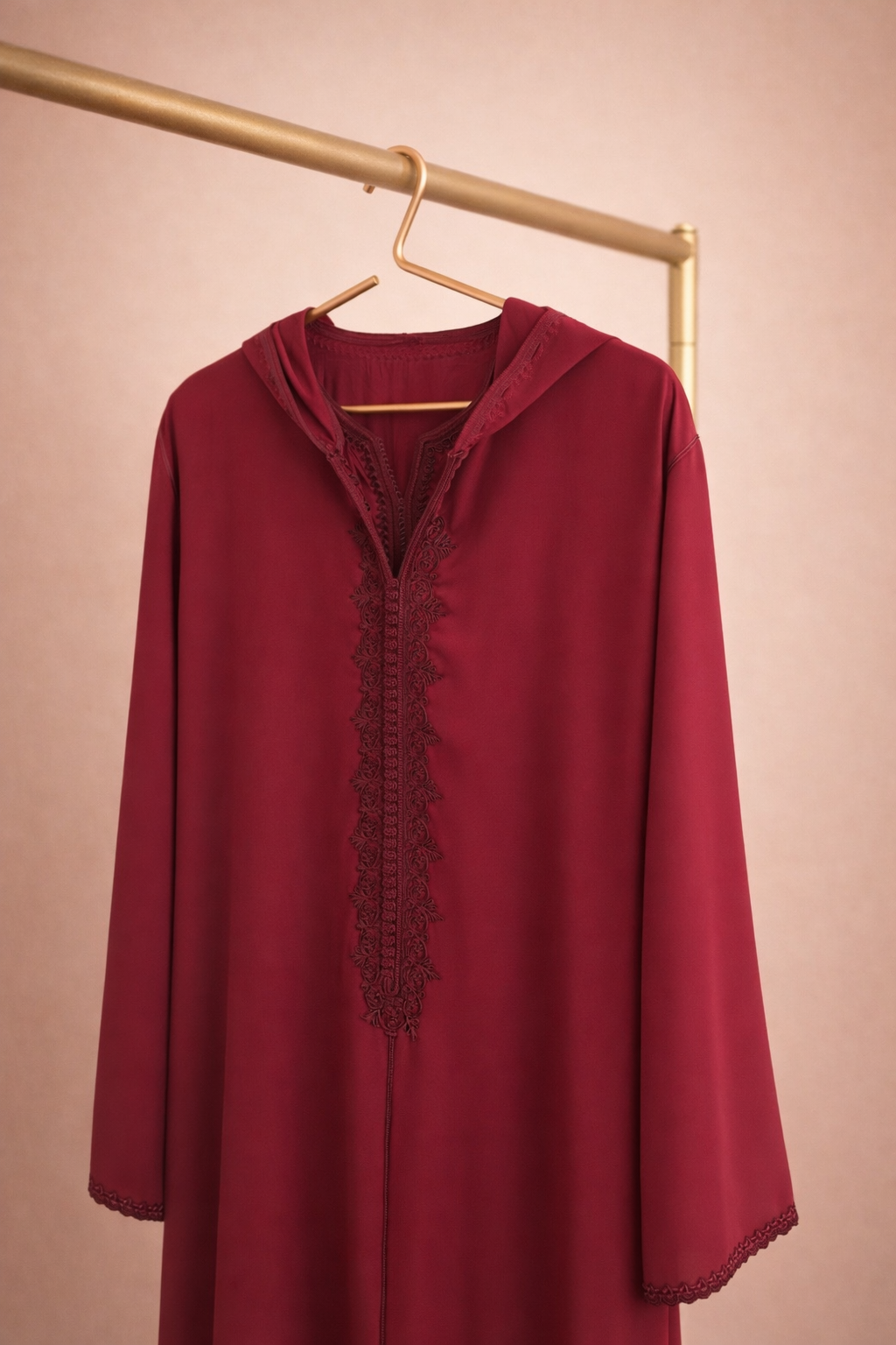 جلابية مغربية بكب أنيق – تصميم من قطعتين بتطريز يدوي