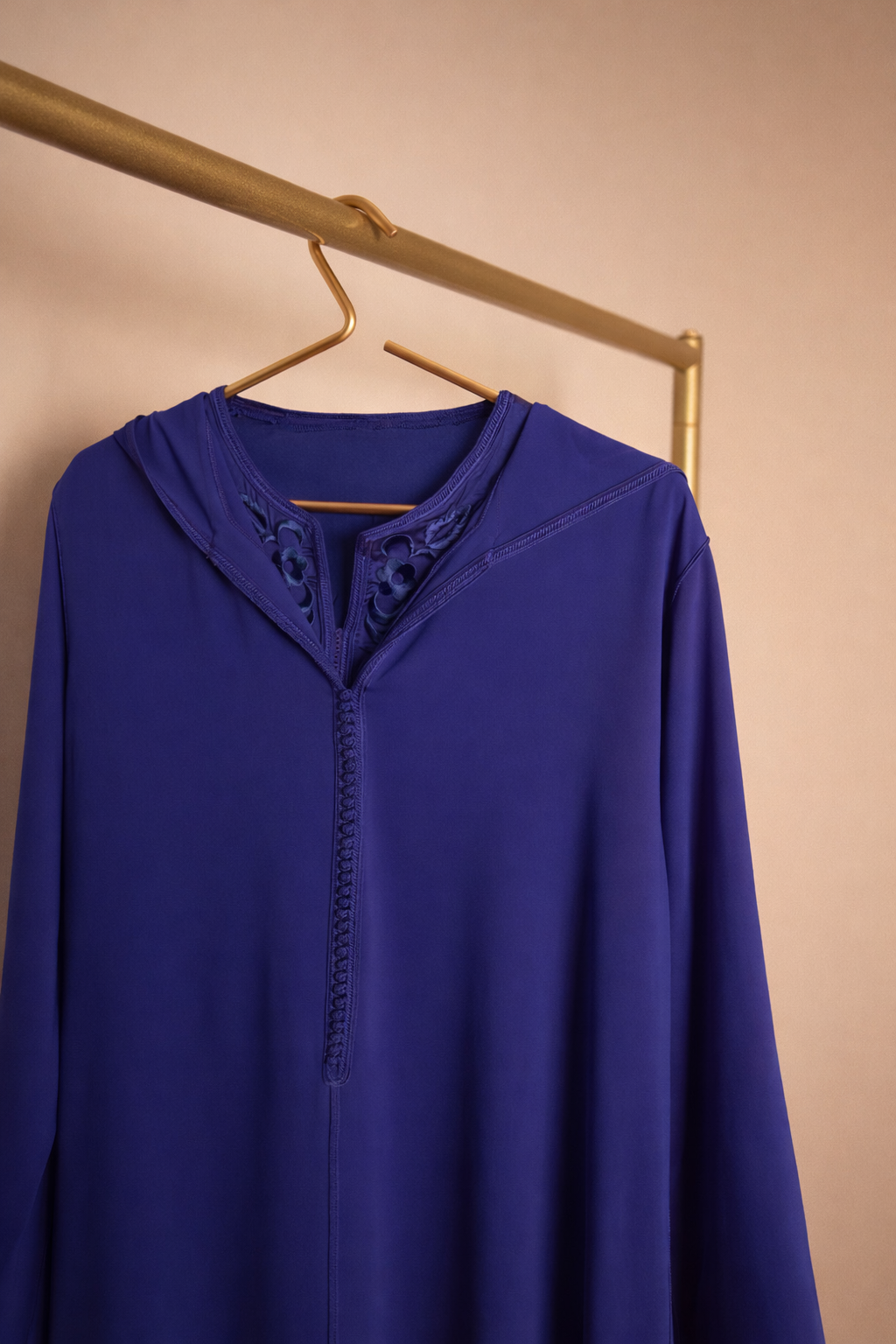 جلابية مغربية بكب أنيق – تصميم من قطعتين بتطريز يدوي